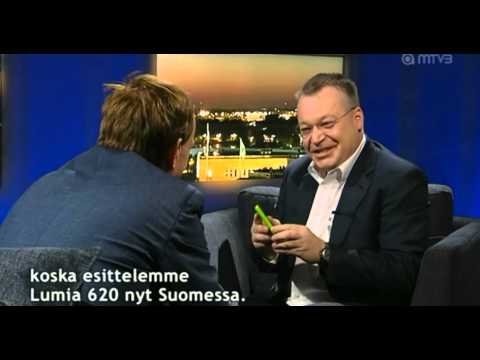 Nokia's Stephen Elop throwns an iPhone