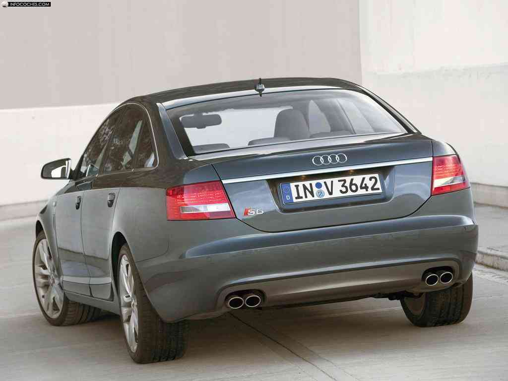 Audi S6 parte trasera