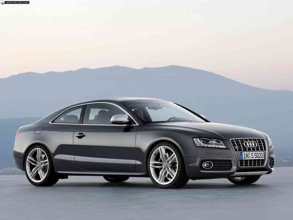Audi S5 de lateral