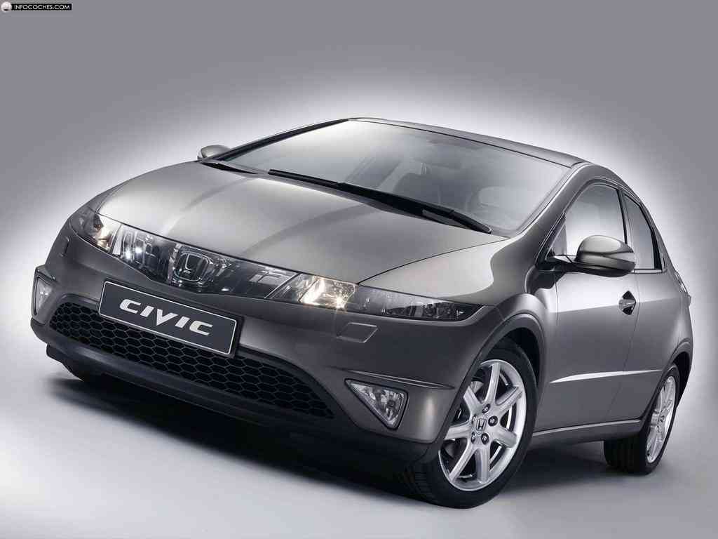Honda Civic 2006 color gris oscuro