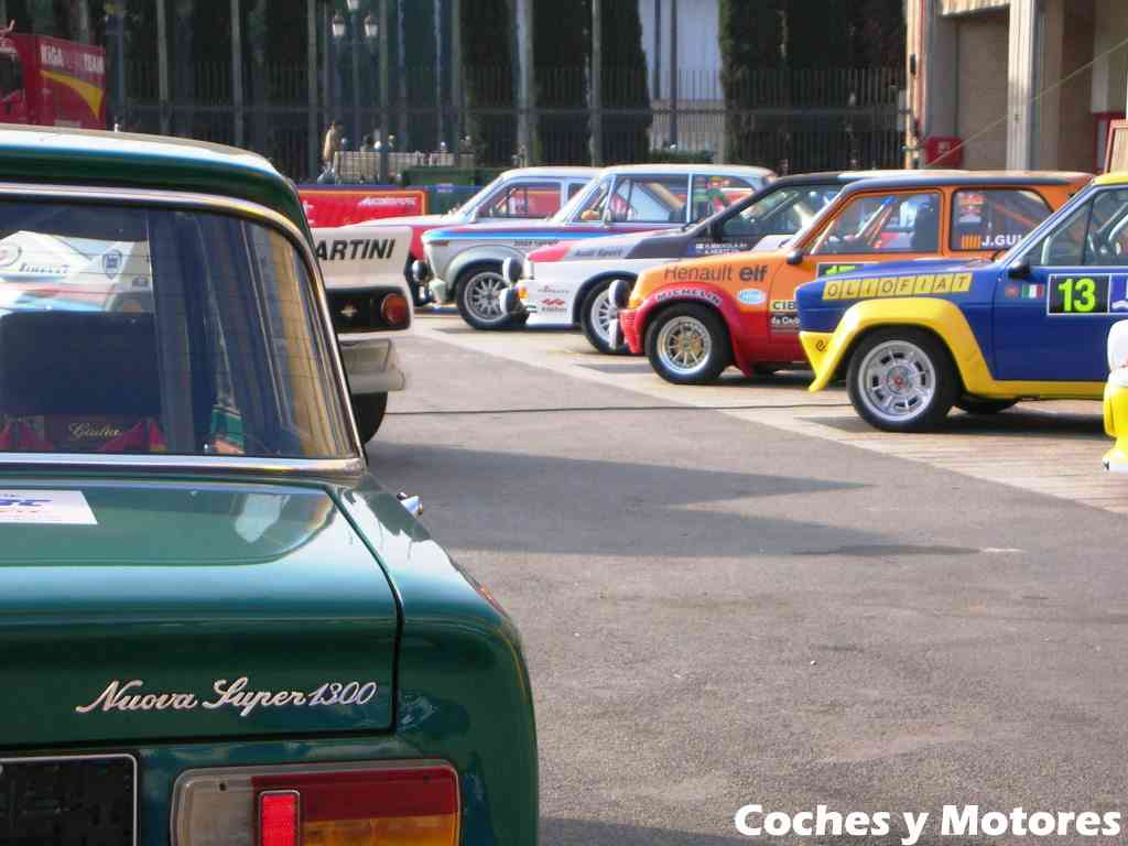 Exposición Auto Retro, coches de rally clásicos: Vista Alfa Romeo doble