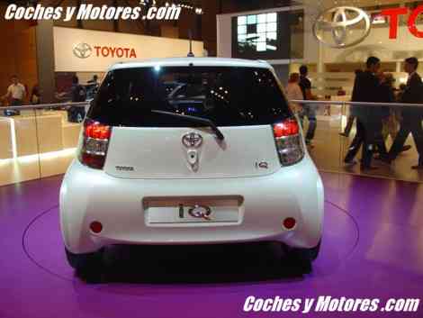 La parte trasera del Toyota iQ