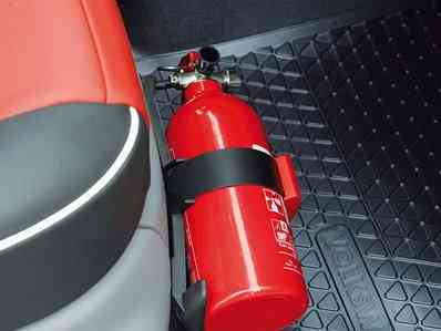 Deetalle a lo más Racing debajo del asiento en la Volkswagen Caddy Carrera Cup Edition