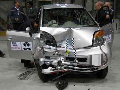 Primeros test de seguridad del Tata Nano en Inglaterra