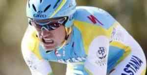 Vinokourov calienta para ayudar a Contador 4