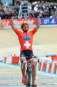 Fabian Cancellara gana la Clásica París-Roubaix 6