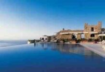 La impresionante piscina del hotel Caruso 4