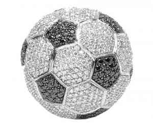 Un balón de oro y diamantes, ¡para meter gol! 7