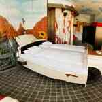 El hotel perfecto para cualquier amante de los coches 34