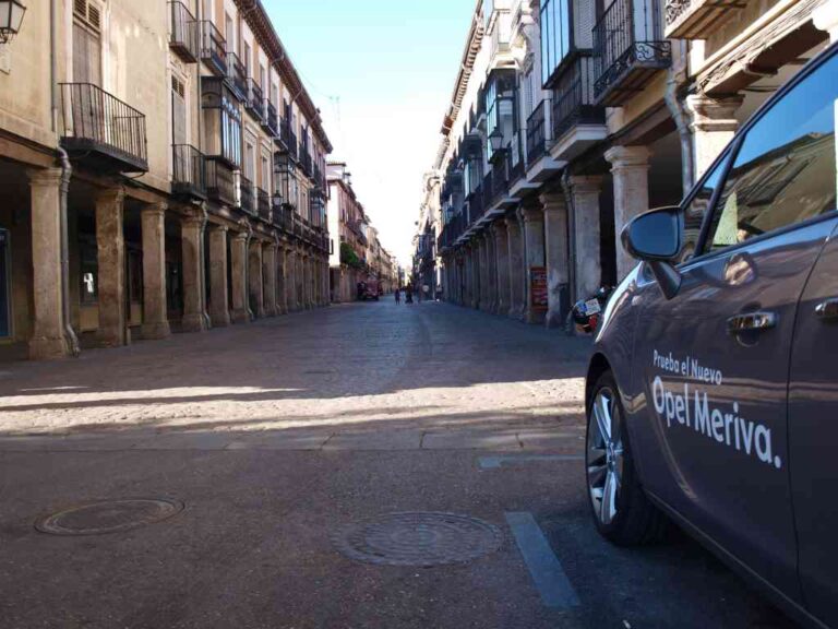 Nuevo Meriva: traje deportivo y corazón familiar