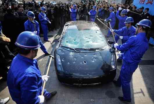 Un Lamborghini Gallardo, víctima del enfado de su propietario 10