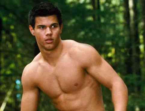 Taylor Lautner se pone en plan Bourne en 'Abduction' 5