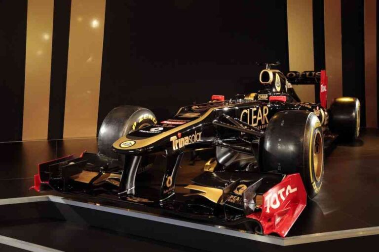 Se presenta el nuevo Lotus E20, mañana le toca a Red Bull
