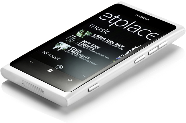 El Nokia Lumia 900 también se viste de blanco 5