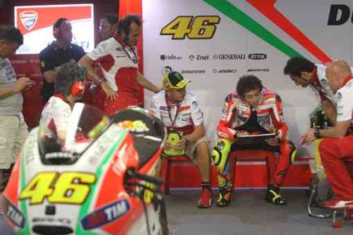 rossi y ducati no hacen buenas migas