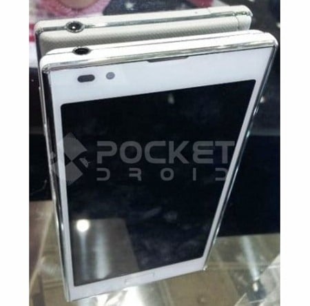 El blanco también se estrena en el modelo LG Optimus LTE 2 3