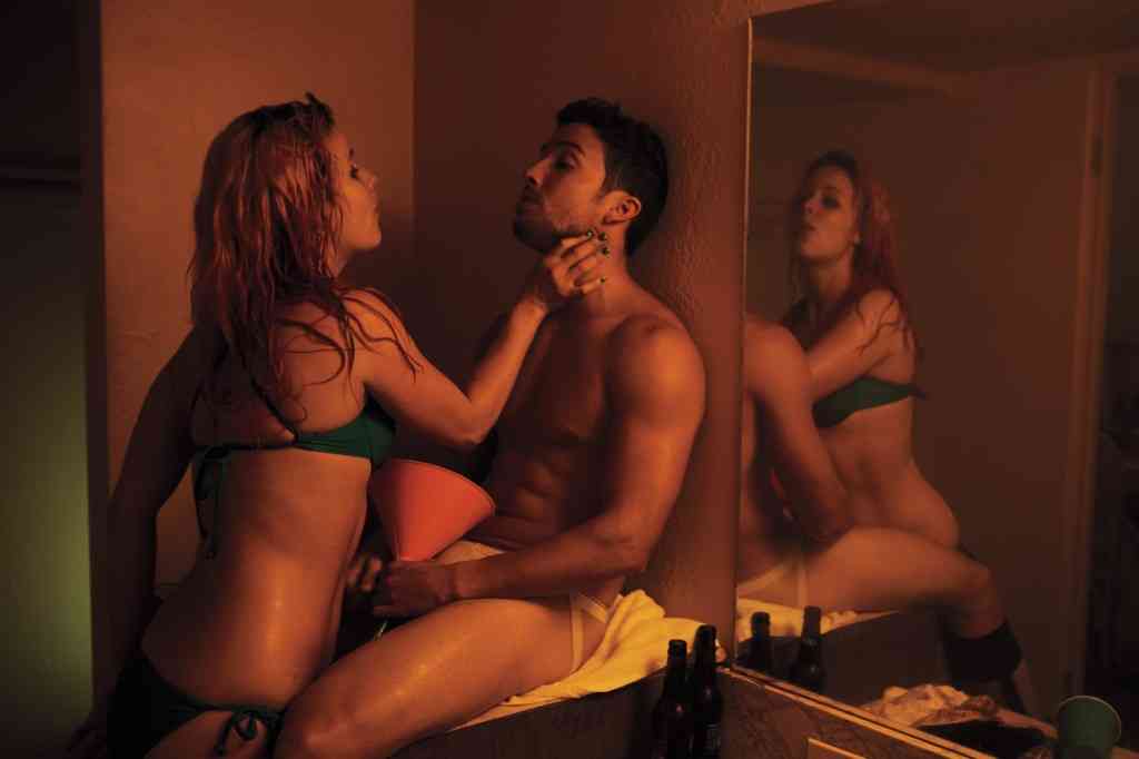 Recopilación de imágenes de 'Spring Breakers': universitarias borrachas y James Franco 19