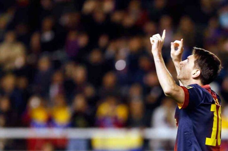 El Barça golea al Rayo, y el derby gallego es empate