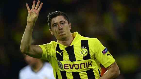 lewandowski anota cuatro goles al real madrid