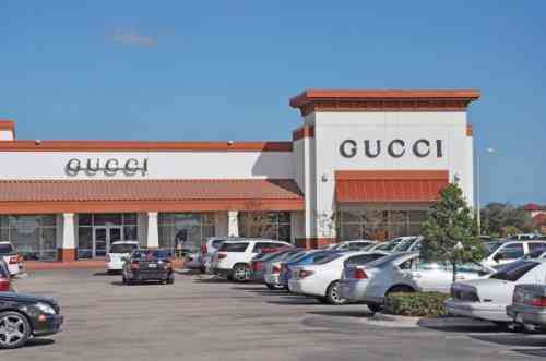 Gucci abre su primer outlet en España 2