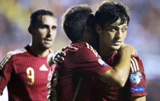 espana golea a macedonia