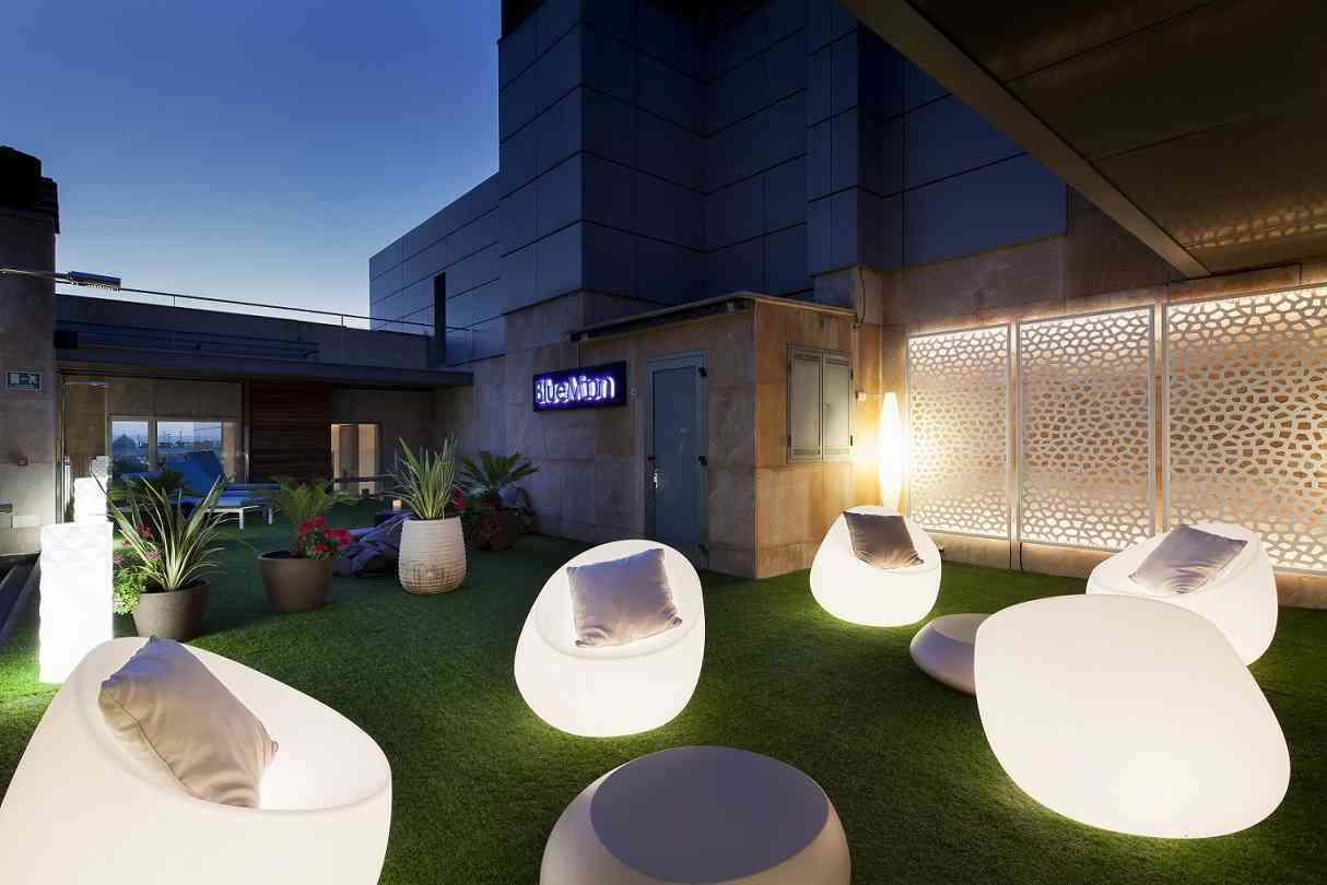 Blue Moon, la nueva terraza de verano para disfrutar de la noche madrileña 8