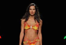 El colorido vibrante de la India, los corales, la lava y el Dios del Sol egipcio inspiran la moda 416