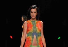 El colorido vibrante de la India, los corales, la lava y el Dios del Sol egipcio inspiran la moda 426
