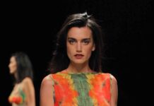 El colorido vibrante de la India, los corales, la lava y el Dios del Sol egipcio inspiran la moda 427