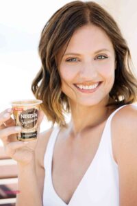 Michelle Jenner promociona este verano Nescafé Shakissimo 7