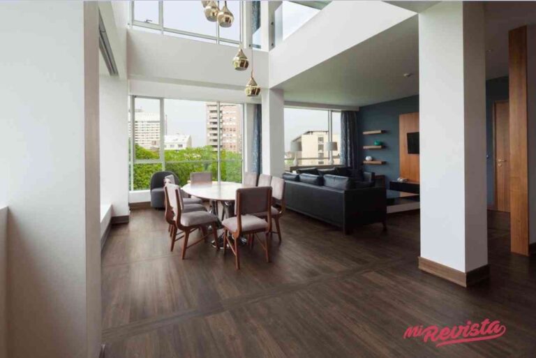 Apuesta por la marca líder de suelos vinílicos Adore Floors