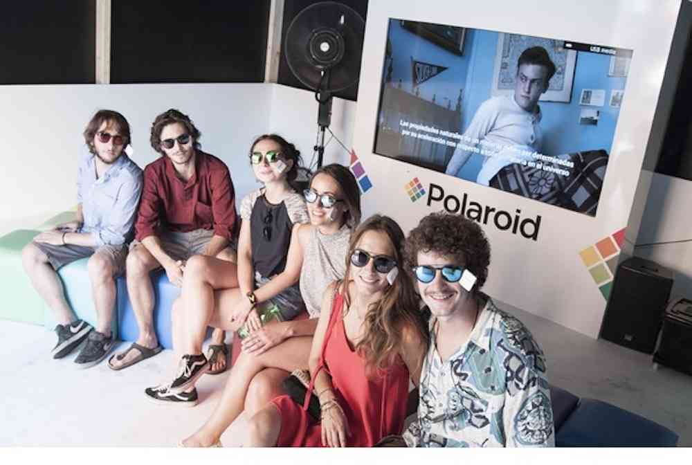 La Cara B celebra el 80 aniversario de Polaroid Eyewear 7