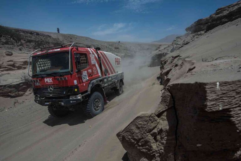 PBX Dakar Team, el único equipo español de camiones vivo en el Dakar