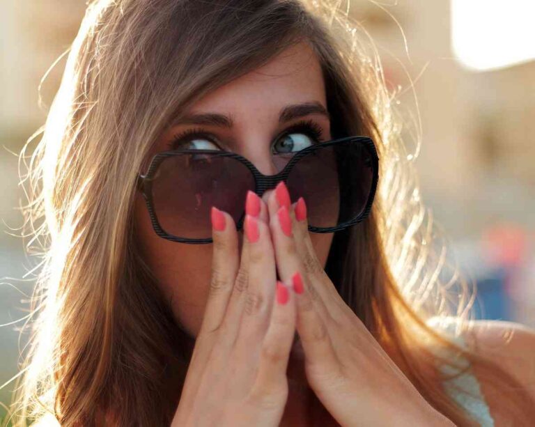 Dos de cada tres españoles han tenido un compañero de avión que olía mal