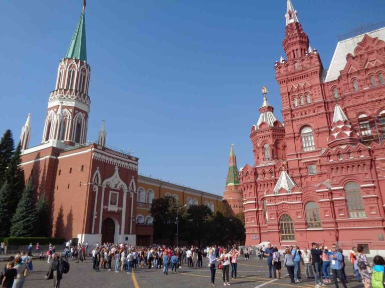 La nueva Moscú se muestra orgullosa de arriba abajo