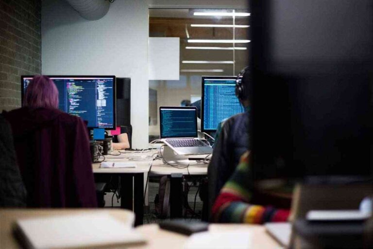 El hackathon, un evento colectivo para desarrolladores que gana interés entre el sector empresarial El hackathon, un evento colectivo para desarrolladores que gana interés entre el sector empresarial