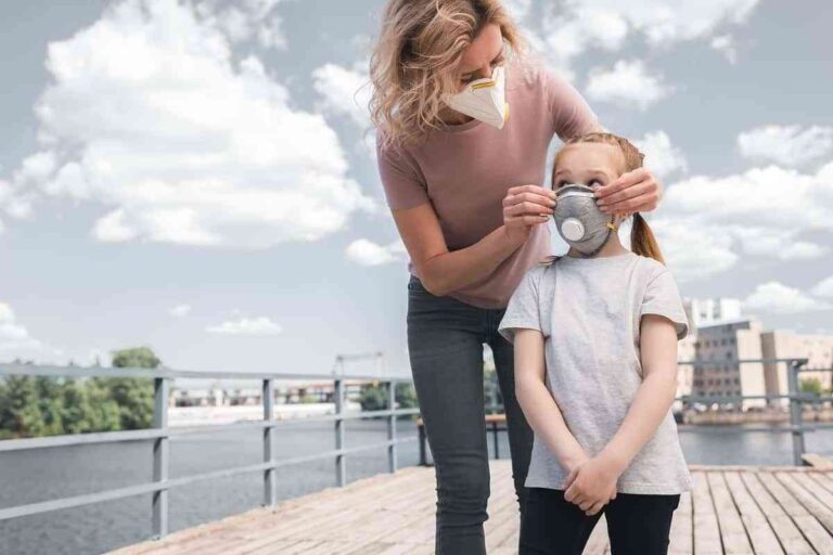 Aumenta el precio de las mascarillas hasta un 700% a causa del coronavirus Aumenta el precio de las mascarillas hasta un 700% a causa del coronavirus