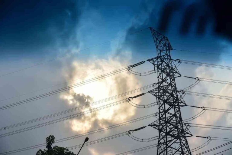 Día Mundial del ahorro energético: consumo eléctrico dentro de las familias