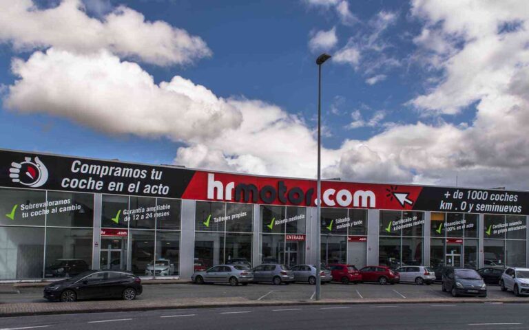 Elige el coche que más te gusta de HRMotor y financia el 100% de la compra Elige el coche que más te gusta de HRMotor y financia el 100% de la compra