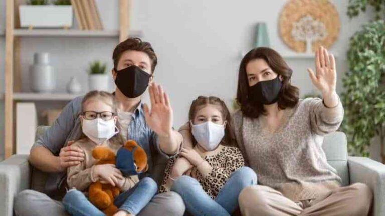 4 de cada 10 familias sostienen que la pandemia los unió, de acuerdo a un estudio de Qustodio 4 de cada 10 familias sostienen que la pandemia los unió, de acuerdo a un estudio de Qustodio