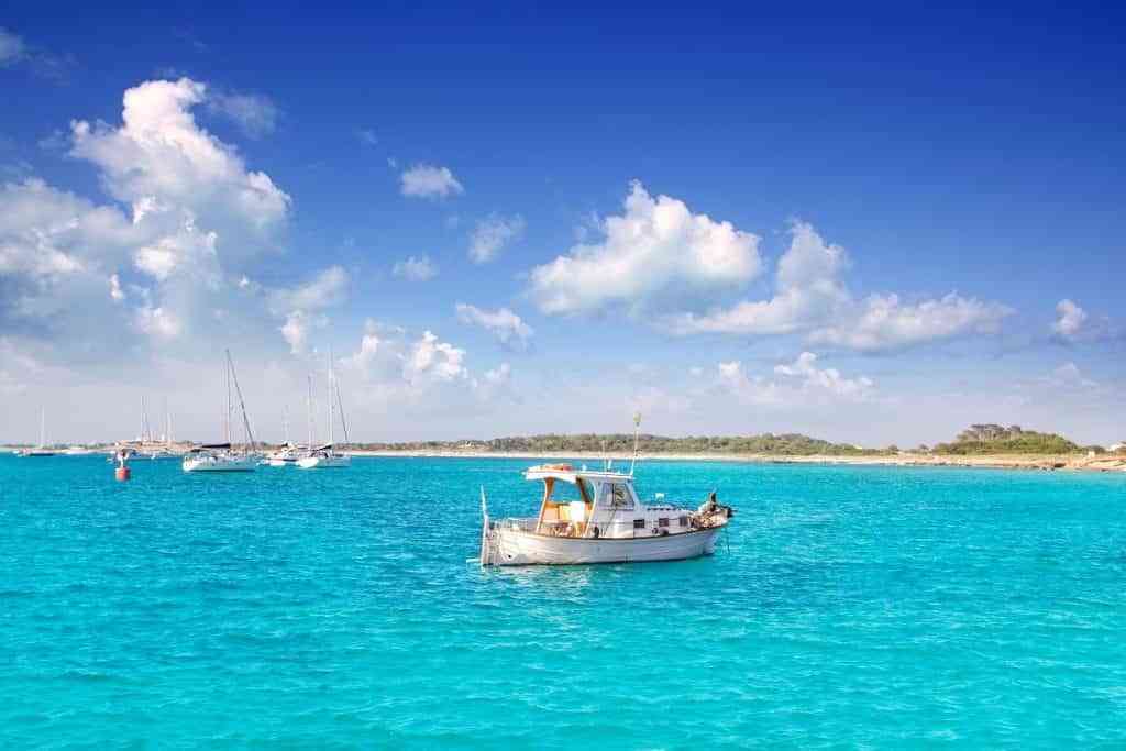 4 motivos por los que alquilar una embarcación si vas a visitar Formentera 9