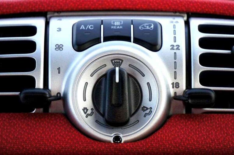 Cinco consejos para mantener el coche a resguardo del valor del verano