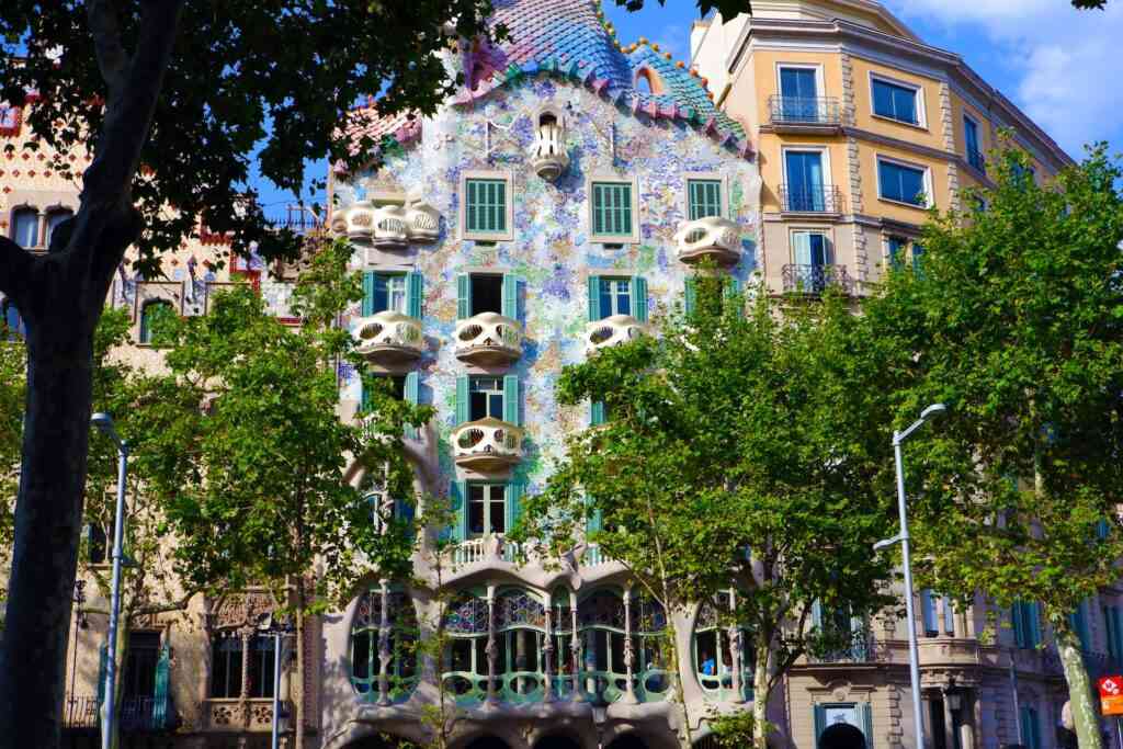 El Paseo de Gracia impulsa la recuperación económica de Barcelona de la mano del turista internacional 31