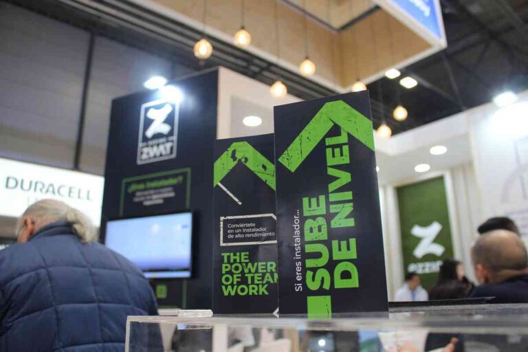 Ezzing sorprende en GENERA y presenta la primera plataforma gratis para instaladores fotovoltaicos