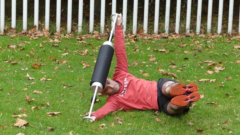 Un español patenta un sistema que sustituye hasta 15 aparatos de gimnasio