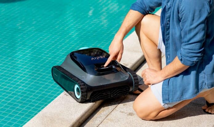 Aiper explica cuáles son los básicos de limpieza para la piscina
