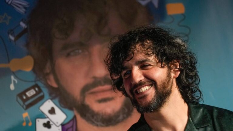 Fran Perea se suma a la sostenibilidad del vidrio creando la primera canción 100% reciclada