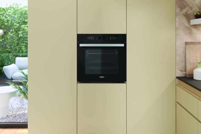 Whirlpool apuesta por una cocina fácil y saludable en su nueva gama de hornos Absolute