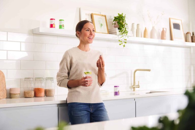 5 alimentos fotoprotectores para cuidar la piel del sol en verano, época en la que 1 de cada 3 españoles disminuye la ingesta de fruta y verdura