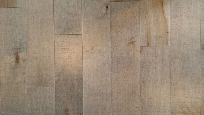 Detecpa.2: Beneficios de los suelos de madera en verano para hogares y espacios comerciales